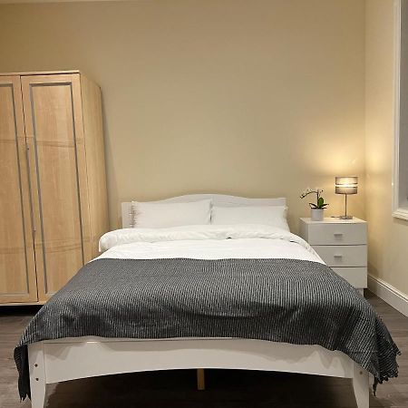 Beautiful Rooms Only Few Steps Away From Bruce Grove Tottenham Stadium ลอนดอน ภายนอก รูปภาพ