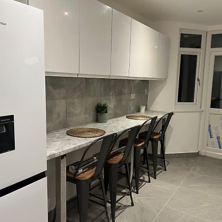 Beautiful Rooms Only Few Steps Away From Bruce Grove Tottenham Stadium ลอนดอน ภายนอก รูปภาพ
