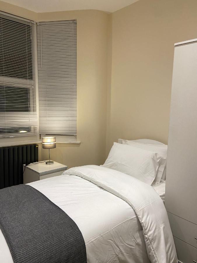 Beautiful Rooms Only Few Steps Away From Bruce Grove Tottenham Stadium ลอนดอน ภายนอก รูปภาพ